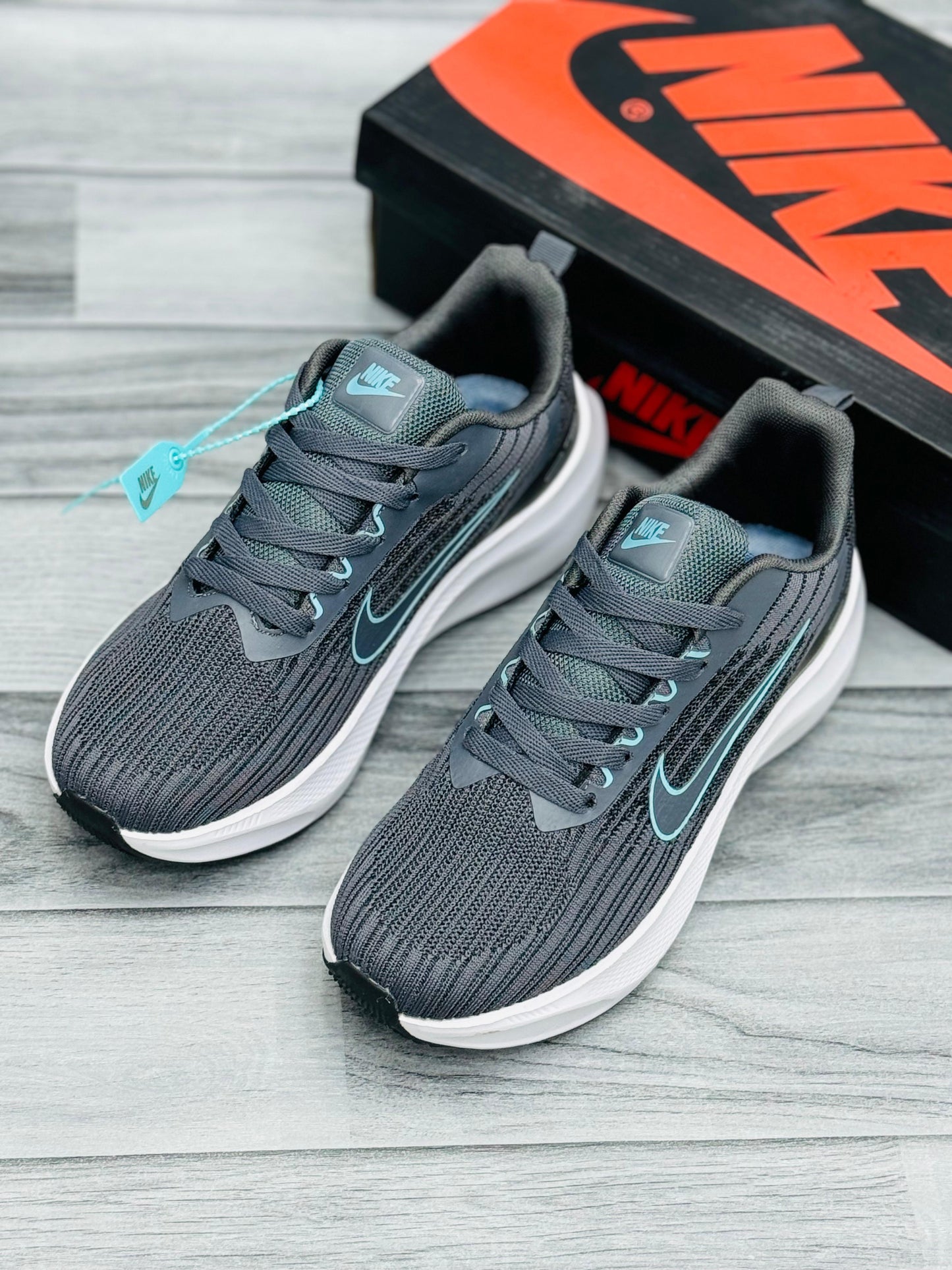 NK AIR ZOOM RUNNER PLUS