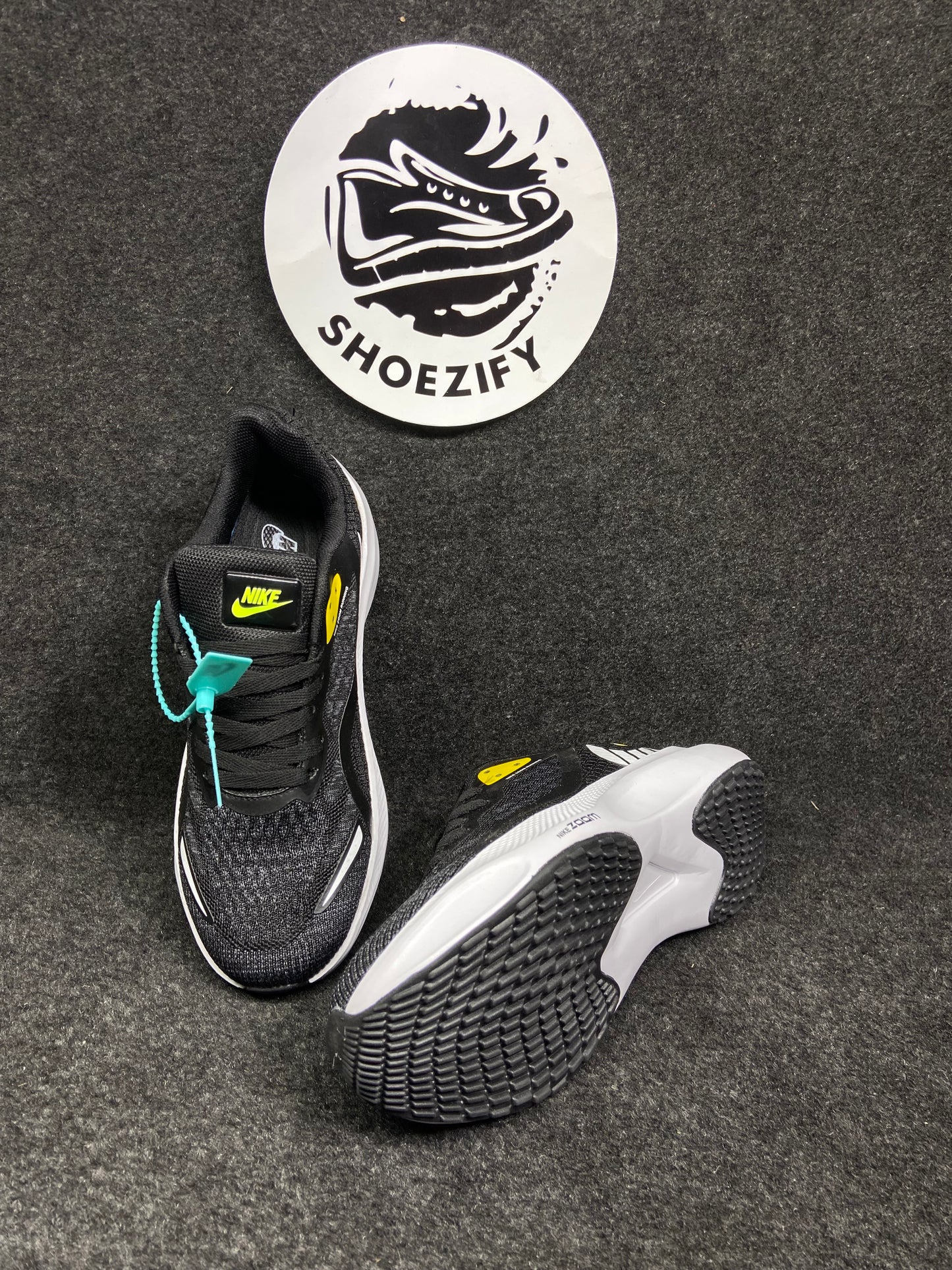 NK AIR ZOOM RUNNER