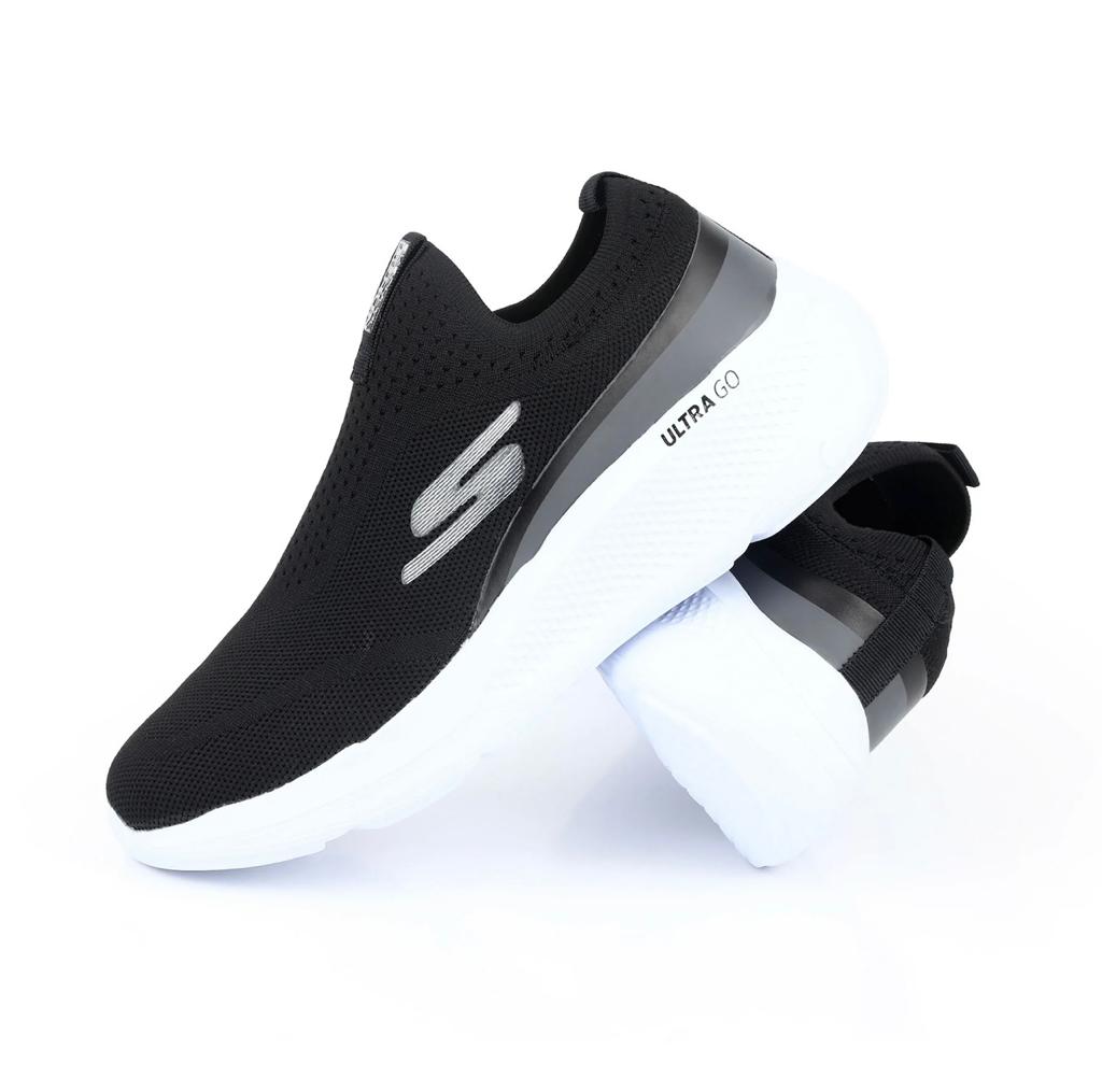 Sketchers Ultra Go runner Black