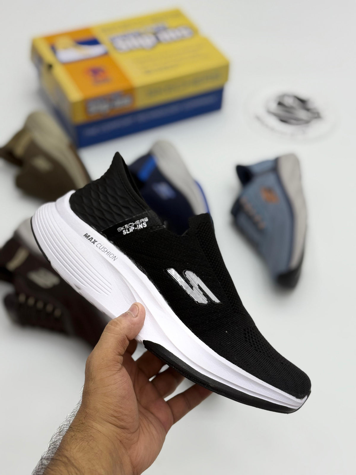 SKETCHERS SLIP-INS Black White