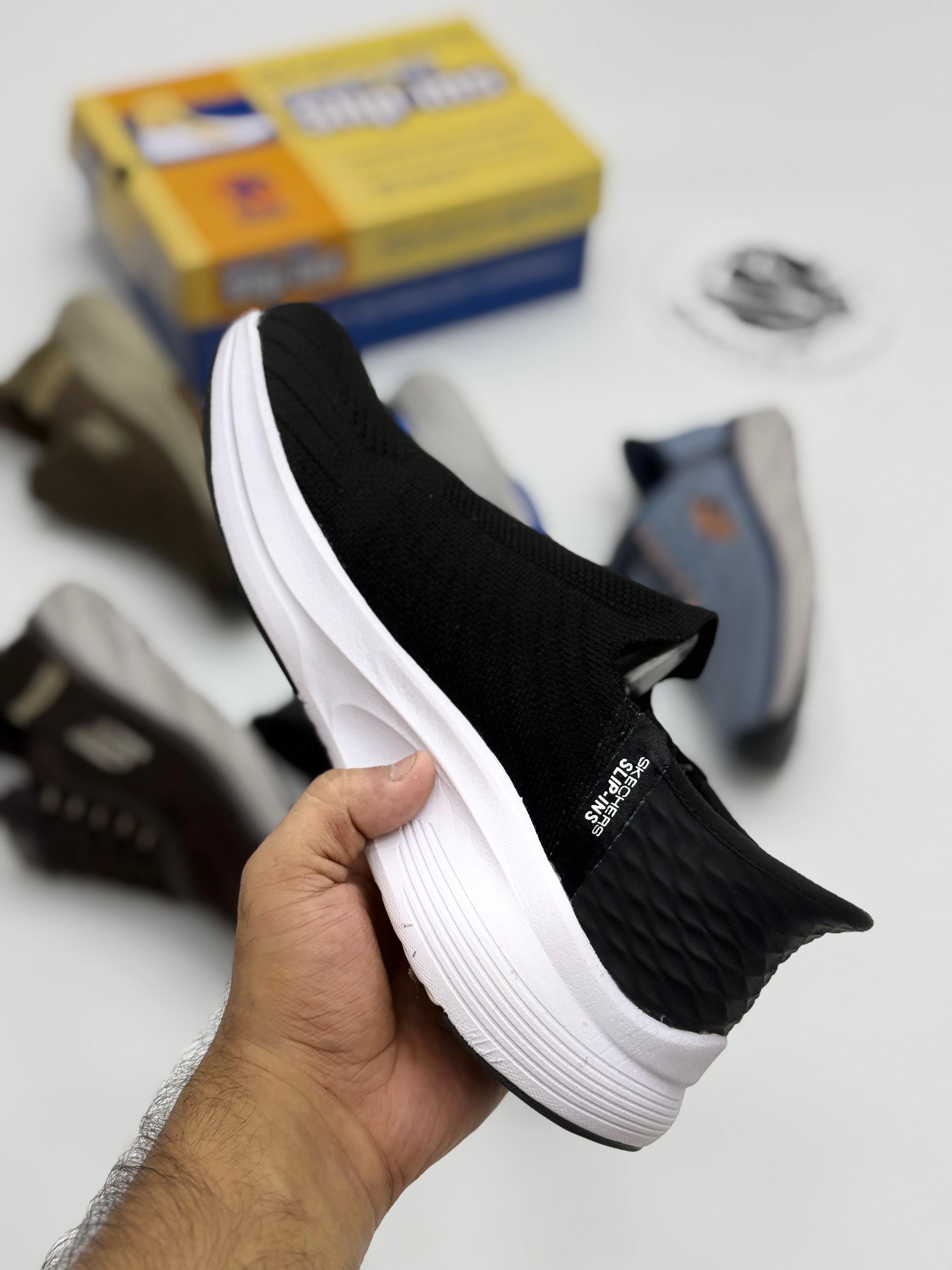 SKETCHERS SLIP-INS Black White