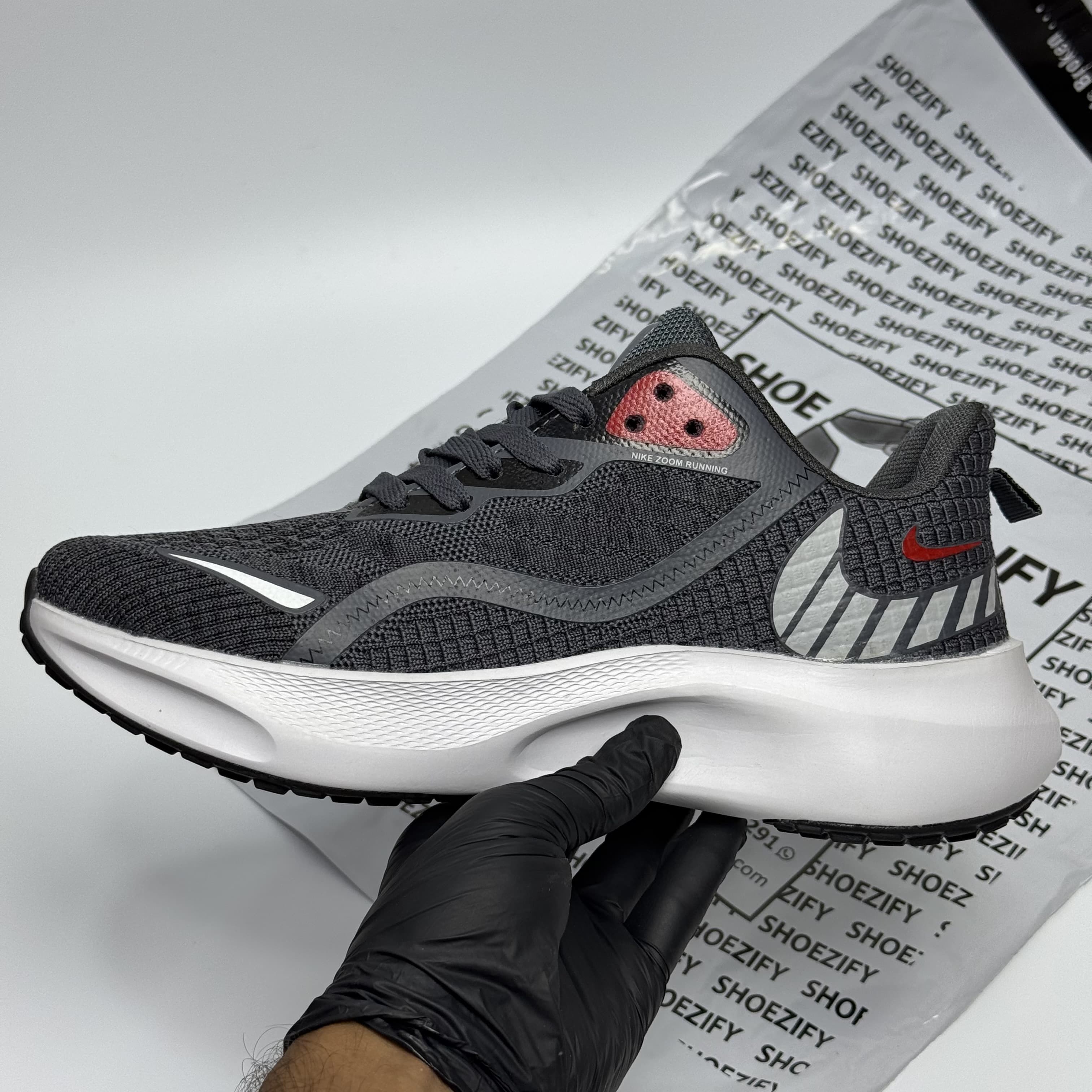 NK AIR ZOOM RUNNER