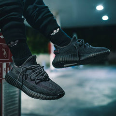 YEEZY 350 Black - Shoezify